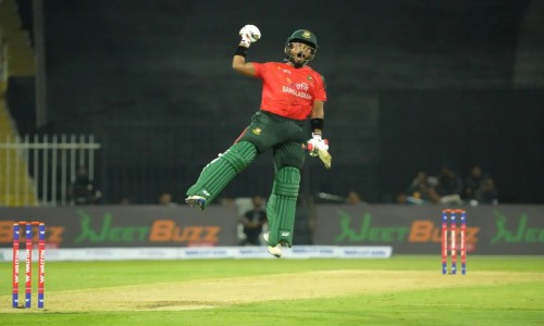 Bangladesh start with victory with Parvez's century and record sixes