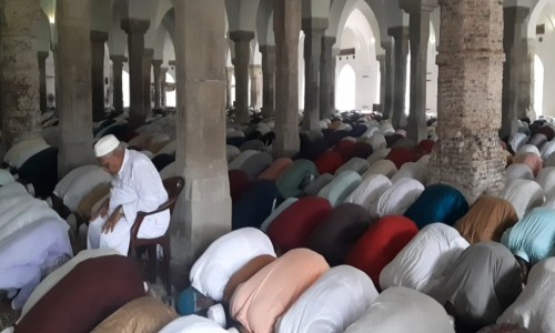Devotees throng Eid-ul-Azha congregation at Sixty Dome Mosque in Bagerhat